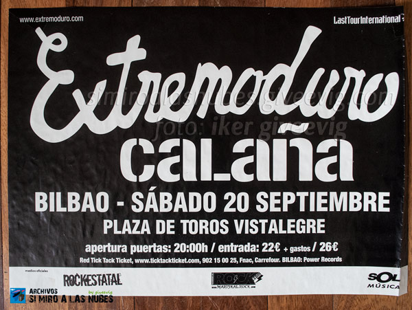 carteles y anuncios