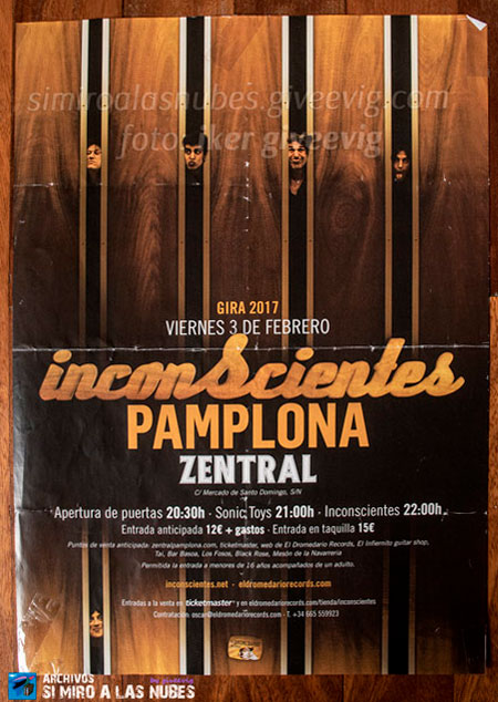 carteles y anuncios
