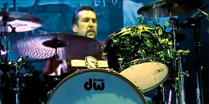 Social Distortion live in Orange County 2003 video capture Social Distortion live in Orange County 2003 video capture